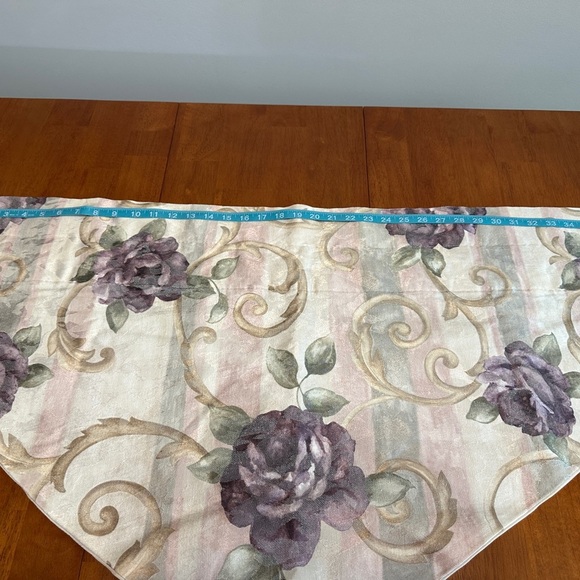 Croscill Elegant Floral Valence with Tassels - Picture 2 of 6